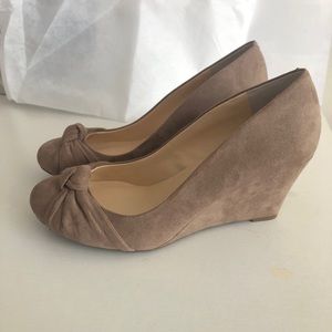 Jessica Simpson Tan Wedge Pumps